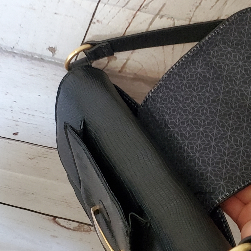 Time and Tru recycled materials vinyl snake textured shoulder bag green - Picture 10 of 16